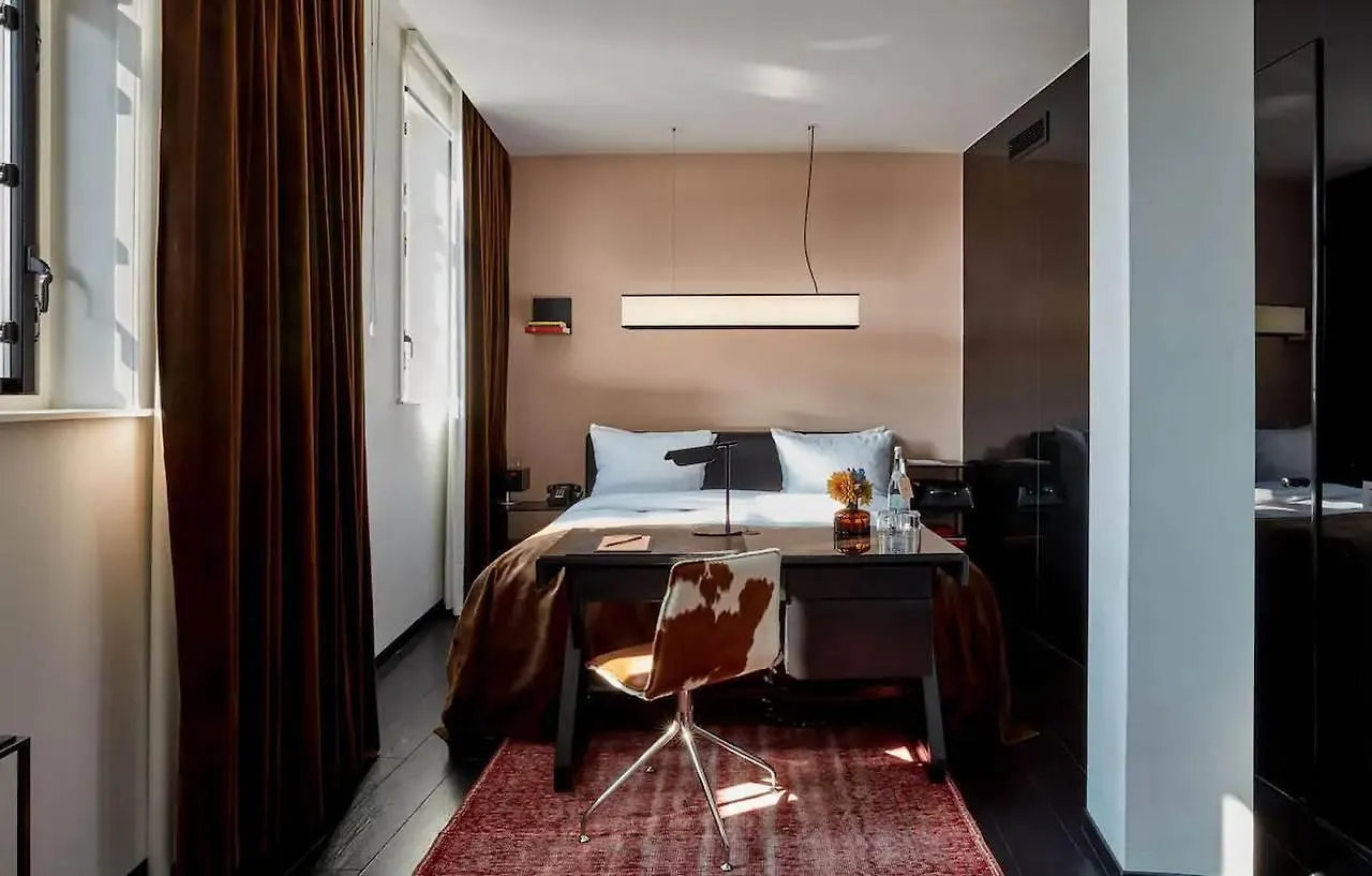 Sir Albert Hotel, Part Of Sircle Collection Amsterdam 4*,  Nederland